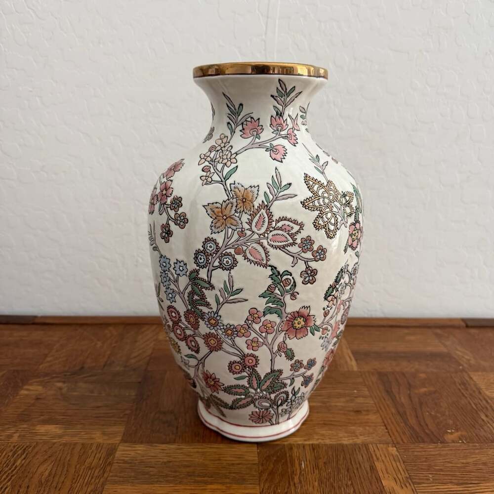 Andrea By Sadek Floral Vase Gold Trim Porcelain Chinoiserie